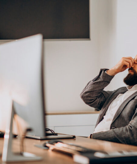 Riesgo psicosocial y ergonómico dos enemigos silenciosos